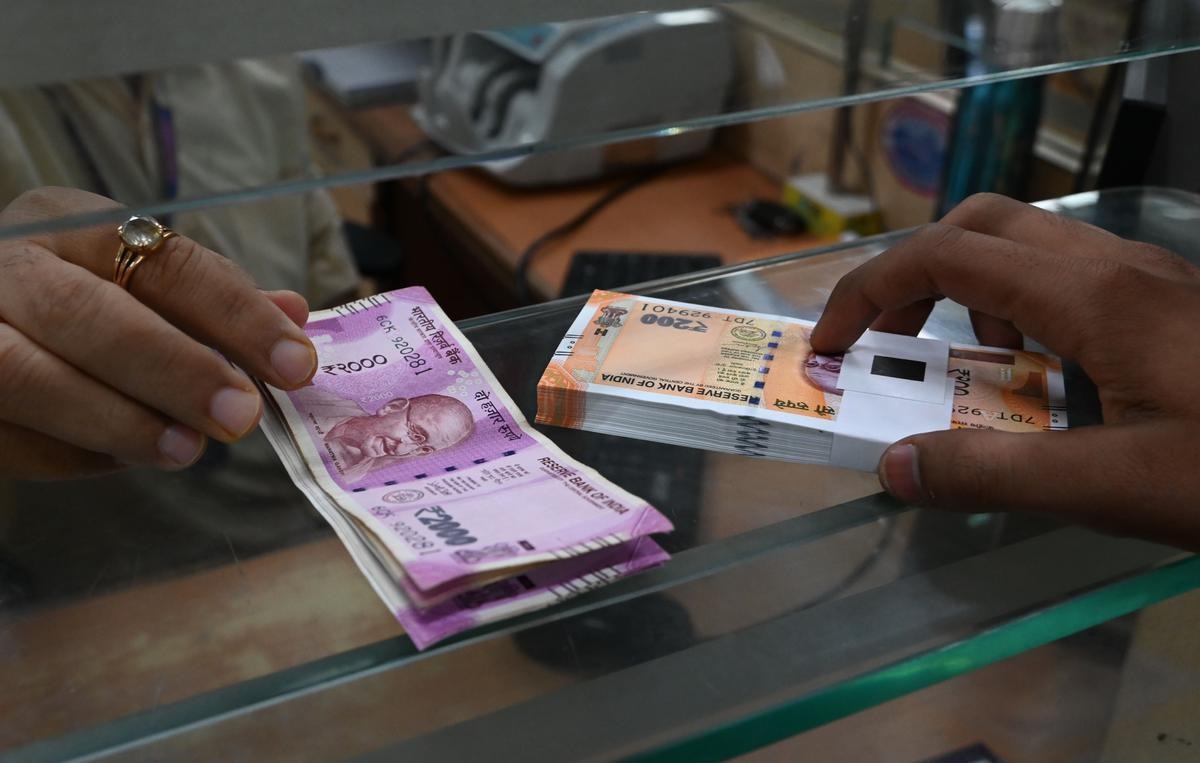 2000 Rupees Note Exchange New Facility: You can exchange Rs 2,000 note ...