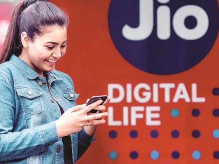 Jio’s superhit plan, you get 11 months validity, 5G data along with unlimited calls